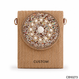 Sac bandoulière <span class=keywords><strong>en</strong></span> <span class=keywords><strong>paille</strong></span> style bohème personnalisé avec clous décoratifs pour femme, <span class=keywords><strong>pochette</strong></span> de téléphone, sac de plage – Vente <span class=keywords><strong>en</strong></span> gros - Product Image 1