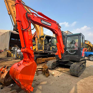 Excavatrice DOOSAN d'occasion, modèle DX60-9C, en bon état de marche, ainsi que les modèles DX55, DX150, DX140, DX210. - Product Image 1