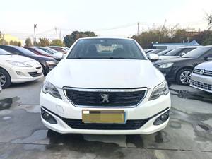 <span class=keywords><strong>Peugeot</strong></span> 301 modèle 2017, édition Confort 1.6, boîte manuelle. - Product Image 2