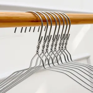 Cintres en fil métallique vêtements secs personnalisés cintres mentaux cintre de chemise bas prix en vrac en gros fil galvanisé