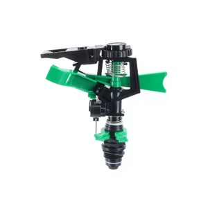 Irrigatore a impulso 360 con regolazione del raggio, connessione 1/2\", ideale per l'irrigazione efficiente di giardini e spazi - Product Image 1