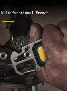 Tùy chỉnh EDC túi không thấm nước Multitool COB đèn Pin USB sạc <span class=keywords><strong>mini</strong></span> <span class=keywords><strong>Keychain</strong></span> <span class=keywords><strong>LED</strong></span> <span class=keywords><strong>Torch</strong></span> ánh sáng với xe Clip an toàn búa - Product Image 6