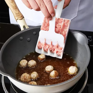 Kit de fabrication créatif de boulettes de riz et de viande en plastique avec moule antiadhésif écologique - Product Image 3