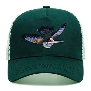 Vente en gros Casquette de camionneur vintage en maille de haute qualité Casquette 5 panneaux avec broderie de logo personnalisé Casquette en maille de baseball - Product Image 5