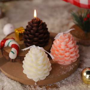 Bougie parfumée en forme de cône de pin de Noël, souvenir créatif, ensemble de décoration pour la maison, accessoires de photographie, cadeau de fêtes - Product Image 1