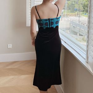 Vestido de noche Runqi N8797 negro estilo sirena con encaje azul, cuello en V, cintura imperio, talla grande, estilo vintage para mujer. - Product Image 3