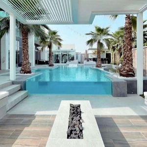 Barrière de sécurité pour <span class=keywords><strong>piscine</strong></span> en acrylique personnalisée, barrière anti-UV légère avec bords modernes et évolutive pour les piscines de toutes tailles - Product Image 1