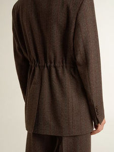 Blazer Cruzado con Cuello en V para Mujer en Color Marrón Oscuro, 100% Lana de Terciopelo con Función Antiarrugas y Bordado a Mano - Product Image 4