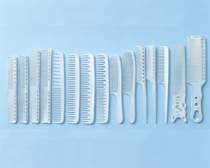 Peine de Cristal Transparente para Cortar el Cabello, Peine Profesional para Barberos, Peine de Cola Puntiaguda Ultrafino - Product Image 1