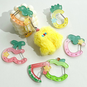 Colgante acrílico hueco con forma de fruta, estilo serie frutas, para bolsos de hombre y mujer, llavero decorativo, venta al por mayor. - Product Image 3