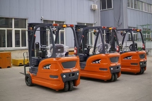 HSLLIFT Yeni 2.5 <span class=keywords><strong>Ton</strong></span> 3 Tekerlekli Elektrikli Dengeli Forklift <span class=keywords><strong>4.5</strong></span>/5M Yatay Hareket -18 Soğuk Zincir Deposu - Product Image 6