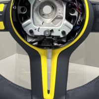 Volant de direction personnalisé en daim jaune avec LED pour BMW M3 M4 M5 M6 F06 F10 F15 F16 F20 F30 F31 F32 F33 F34 F36 M Sport