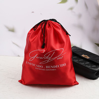 Sac à main en satin de soie de haute qualité avec cordon de serrage Sac à main d'emballage Sac à poussière Taille d'emballage avec logo personnalisé Caps de perruque Pochette en satin de poussière