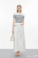 Haut en tricot ajouré rayé noir et blanc pour femme, col rond, broderie lettre, manches courtes, coupe ajustée, chemisier tricoté d'été pour le bureau