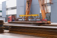 Tôles laminées à chaud à bon prix, fournisseur d'usine, plaque d'acier au carbone certifiée GB et JIS pour navires avec service de découpe