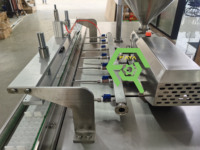 Machine à gaufrettes à haute capacité avec système de dosage pour garniture au lait concentré et crème, et déposeur de crème au chocolat