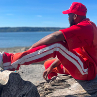 Pantalon de survêtement en coton personnalisé délavé à l'acide pantalon de survêtement pantalon de survêtement à rayures latérales rouges avec patchs de broderie pour hommes