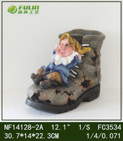 Statue de gnome amusant sur une chaussure, support pour plantes succulentes, décoration de jardin en résine, artisanat écologique résistant aux intempéries pour pot de fleurs