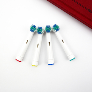 4 pièces pour <span class=keywords><strong>Oral</strong></span> <span class=keywords><strong>B</strong></span> tête de brosse à dents poils souples brosse à dents électrique têtes de brosse de remplacement pour <span class=keywords><strong>Oral</strong></span> <span class=keywords><strong>B</strong></span> dents propres - Product Image 2