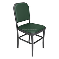 Mobilier de restaurant personnalisable, banquette en cuir vert, ensemble table et chaise