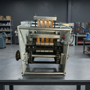 Machine à décortiquer les noix de cajou mini automatique de haute qualité, 10 têtes, moteur en acier inoxydable, nouveau modèle 2024, pour usine agroalimentaire de premier plan - Product Image 2