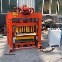 Machine à fabriquer des briques à emboîtement haute pression avec structure auto-bloquante et briques durables