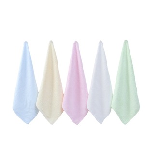Serviettes en <span class=keywords><strong>tissu</strong></span> éponge tissé en <span class=keywords><strong>bambou</strong></span> <span class=keywords><strong>blanc</strong></span> doux pour adultes et enfants - Antimicrobien Séchage rapide pour la salle de bain - Product Image 2
