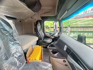 Alta qualità Auman 6*4 Foton trattore camion nuovo 10 ruote Cummins motore 620 HP Euro6 testa del trattore per la vendita - Product Image 4