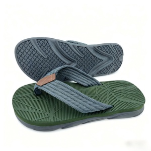 Sandales de marche confortables pour femmes à lanières larges et semelle épaisse, antidérapantes, pour l'extérieur et la plage, personnalisables en usine OEM - Product Image 3