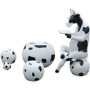 Silla de Ocio Hecha a Mano con Diseño de Vaca de Fibra de Vidrio y Adorno Decorativo para Jardín, Patio o Paisaje - Product Image 3