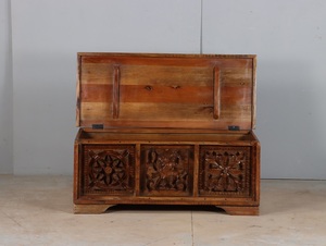 Premium Wooden <b>Trunk</b> <b>Storage</b> Box Furniture <b>Large</b> Capacity <b>Storage</b> Chest with Lid for Home Bedroom Living Room and Apartment - Product Image 2