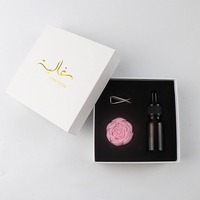 Diffuseur d'huiles essentielles en céramique parfumée pour voiture, logo personnalisé OEM, clip de ventilation de voiture, fleur en porcelaine faite à la main, parfum d'intérieur