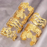 Gelang Manset Lebar Baja Tahan Karat 316L Berlapis Emas PVD 18K, Gelang Pernyataan Abstrak Berukir untuk Wanita, Aksesoris Pesta