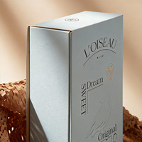 Boîte cadeau en carton texturé blanc imprimée sur mesure, matériaux recyclés, lamination mate, gaufrage pour l'emballage de produits cosmétiques et de soins de la peau
