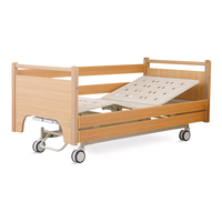 Lit médical manuel à 2 manivelles en bois pour soins à domicile et hôpital, avec barrières de sécurité en aluminium, roulettes silencieuses et table de repas pour personnes âgées et patients en soins infirmiers