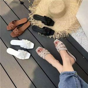 Sandali YZ all'ingrosso economici casual da donna, scarpe estive nuove con tacco basso, ciabatte da spiaggia piatte in stile europeo e americano - Product Image 5