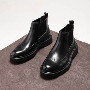 Zapatos casuales de hombre de cuero mate, estilo nuevo de otoño, zapatos de cuero de gamuza para hombre, estilo británico. - Product Image 1