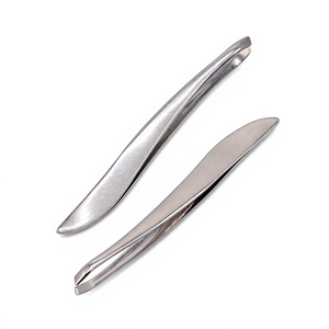 Juego de Pinzas para Cejas de Marca Privada, Punta Inclinada y Puntiaguda, de Acero Inoxidable Pintado, Pinzas de Precisión para Vello Encarnado, Venta al por Mayor OEM - Product Image 1