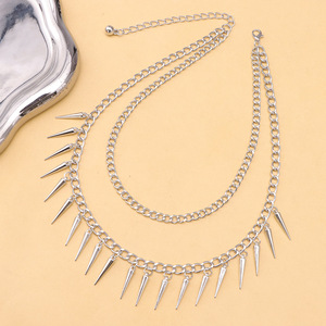 Collier chaîne à pointes argenté double couche style punk avec rivets coniques, ras-de-cou tendance pour soirée, bijoux hip-hop pour femmes et hommes - Product Image 3