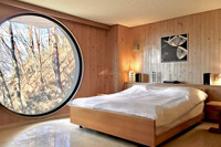 Capsule spatiale préfabriquée moderne en acier, cabine portable au design innovant pour les stations balnéaires, parcs de loisirs, lodges, chambres et centres commerciaux