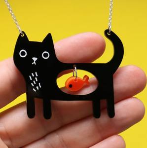 Collar de acrílico impermeable lindo gato negro gato peculiar y pez collar de gato Kawaii regalo relleno en Color negro - Product Image 2