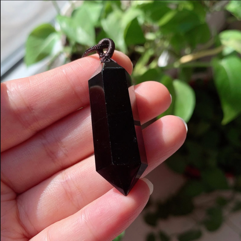 Obsidiana negra