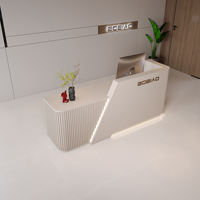 Comptoir de réception moderne et populaire en MDF pour salon de beauté et spa, avec éclairage LED, multifonctionnel, rangement intégré, idéal pour les salons de manucure et les hôtels
