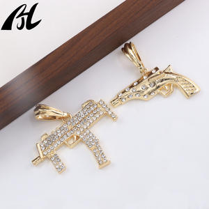 Tiktok Hot Bán 18K mạ vàng kim cương nạm Súng Mặt dây chuyền Hip Hop Rock rapper lấy cảm hứng từ tùy chỉnh quyến rũ trang trí mảnh - Product Image 4