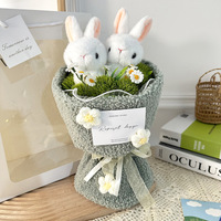 Bouquet de fleurs lumineuses en peluche Ting Mingyi, lapin au crochet fait main dans un décor de pelouse, cadeau romantique pour la Saint-Valentin