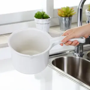 鍋を厚くするキッチンバスルームウォータースクープカップPPプラスチックキッチン水鍋ハンドル付き