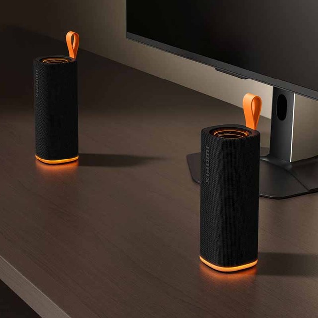 For 6.0 Wireless Speaker RGB LED Lighting IP68 Waterproof 18W Hands-Free Calling Portable Home Use 15 Hours Full-Range
