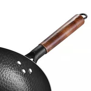 <span class=keywords><strong>Wok</strong></span> Chino <span class=keywords><strong>de</strong></span> <span class=keywords><strong>Acero</strong></span> <span class=keywords><strong>al</strong></span> <span class=keywords><strong>Carbono</strong></span> Antiadherente, Martillado a Mano, con Tapa <span class=keywords><strong>de</strong></span> Madera, 32 cm, Apto para Gas e Inducción, Utensilios <span class=keywords><strong>de</strong></span> Cocina Ecológicos, Venta <span class=keywords><strong>al</strong></span> Por Mayor - Product Image 6