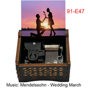 Boîte à <span class=keywords><strong>musique</strong></span> artisanale créative en bois, mini carrée, avec manivelle, motif Marche de mariage Mendelssohn, gravée, pour cadeaux d'amoureux - Product Image 2