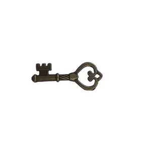 Hot selling high-quality DIY material alloy jewelry accessories, key shaped pendant, unique brass Skeleton Key